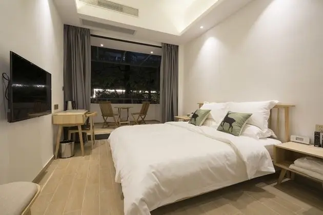 Tek Büyük Yataklı Oda, Balkon, Bahçe Manzaralı