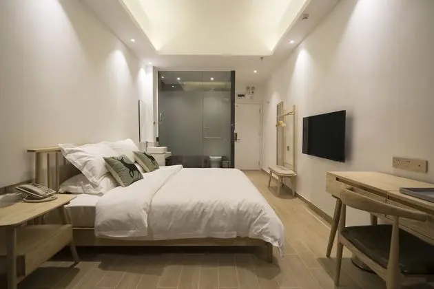Tek Büyük Yataklı Oda, Balkon, Bahçe Manzaralı