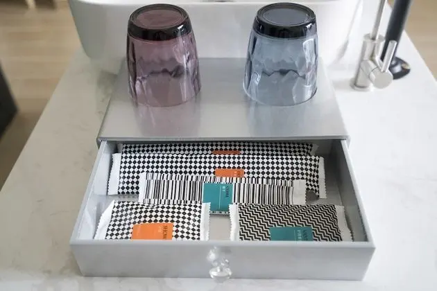 Tek Büyük Yataklı Oda, Balkon, Bahçe Manzaralı