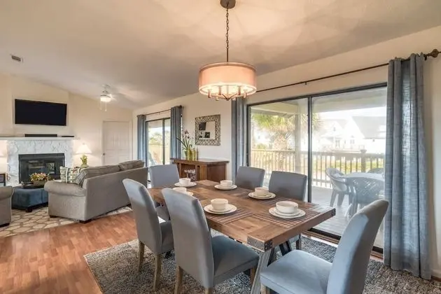 Ev (Sunshine Daydream)