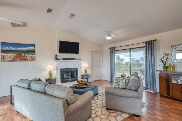 Ev (Sunshine Daydream)