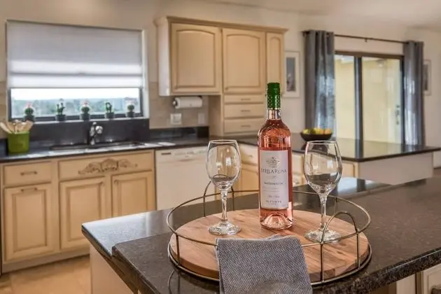 Ev (Sunshine Daydream)