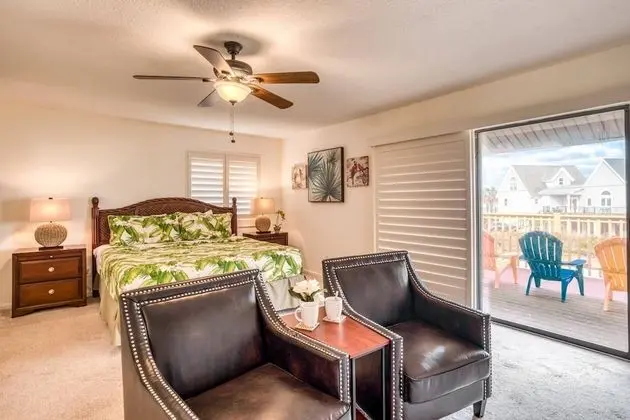 Ev (Sunshine Daydream)