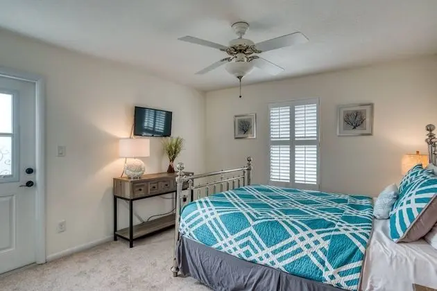 Ev (Sunshine Daydream)