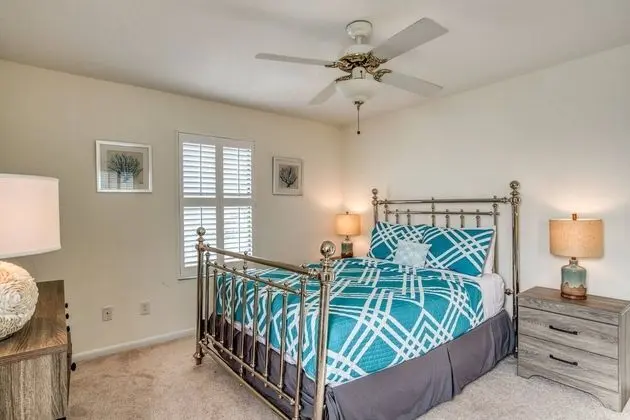 Ev (Sunshine Daydream)