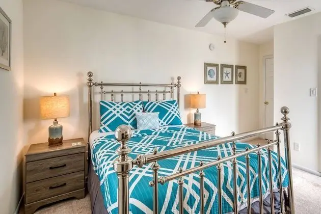 Ev (Sunshine Daydream)