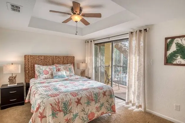 Ev (Sunshine Daydream)