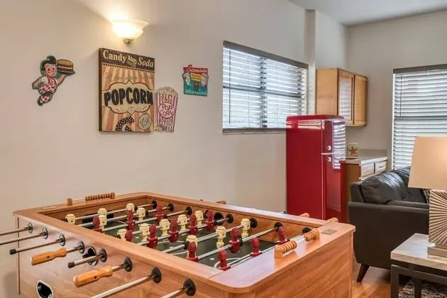 Ev (Sunshine Daydream)