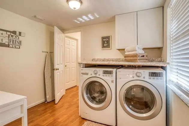 Ev (Sunshine Daydream)