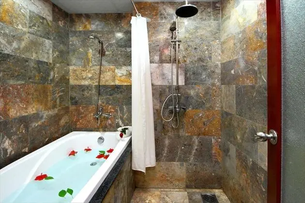 Deluxe Dört Kişilik Oda, Balkon