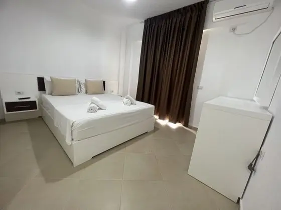Tek Büyük Yataklı Oda, Balkon