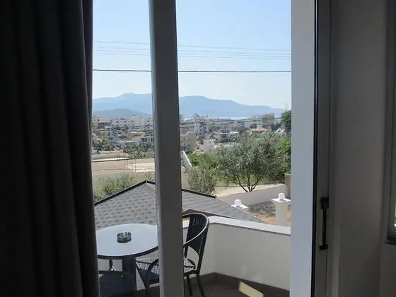 Tek Büyük Yataklı Oda, Balkon