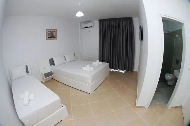 Üç Kişilik Oda, Balkon