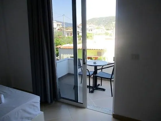 Üç Kişilik Oda, Balkon