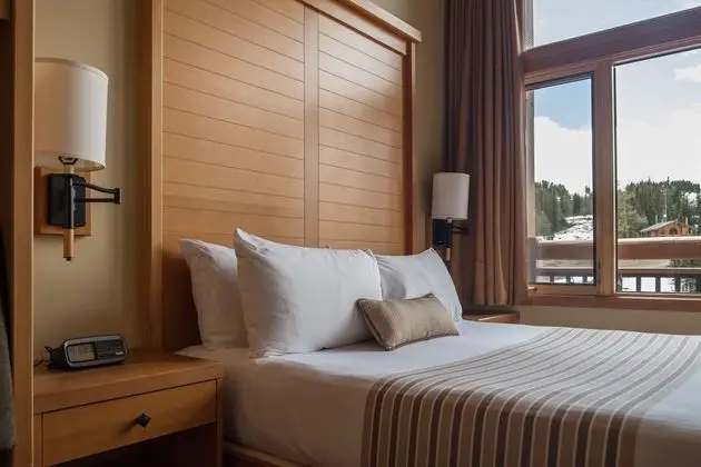 Deluxe Room - Balcony Mountain View
