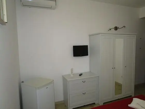 Tek Büyük Yataklı Oda (Basement Room)