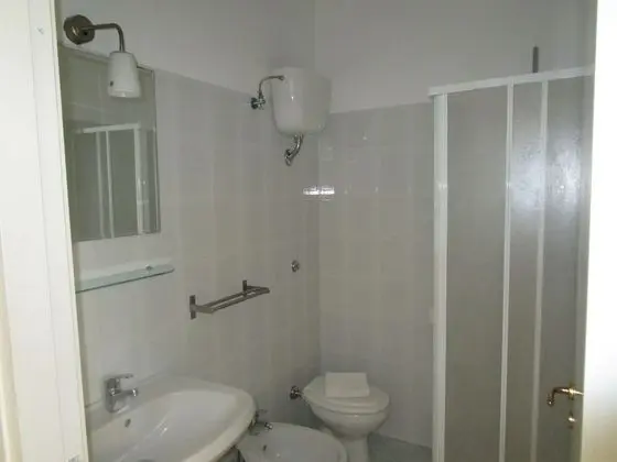 Tek Büyük Yataklı Oda (Basement Room)