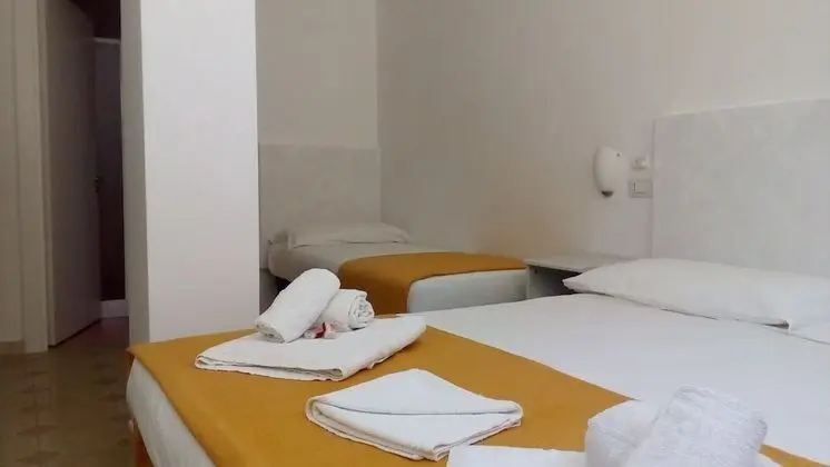 Üç Kişilik Oda (Basement Room)