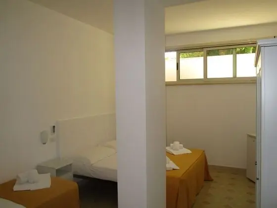 Üç Kişilik Oda (Basement Room)