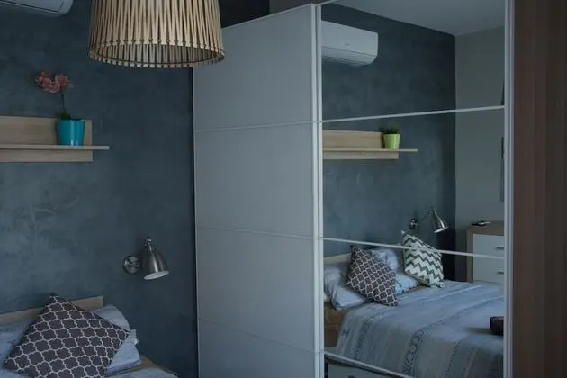 Comfort Tek Büyük Yataklı Oda, Ortak Banyo (With Balcony)(Turquoise)