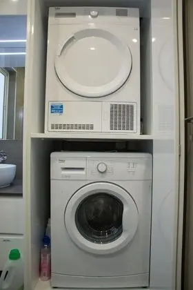 Comfort Tek Büyük Yataklı Oda, Ortak Banyo (With Balcony)(Turquoise)