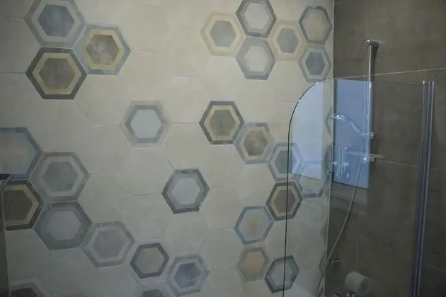 Comfort Tek Büyük Yataklı Oda, Ortak Banyo (With Balcony)(Turquoise)