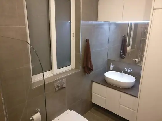 Tek Büyük Yataklı Oda, Ortak Banyo (Lime)