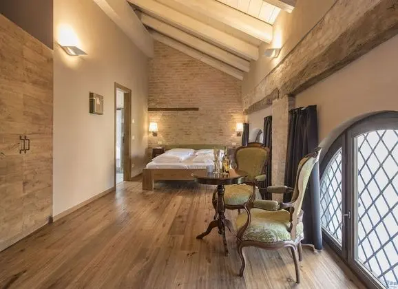 Double Room Ambiente