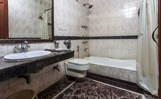 Deluxe Oda, 1 Büyük (Queen) Boy Yatak