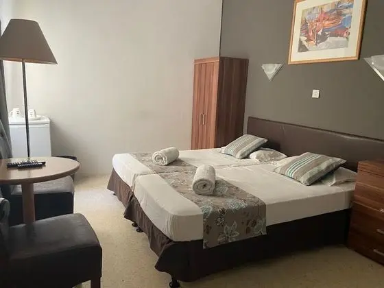 Economy Dört Kişilik Oda, Sigara İçilebilir