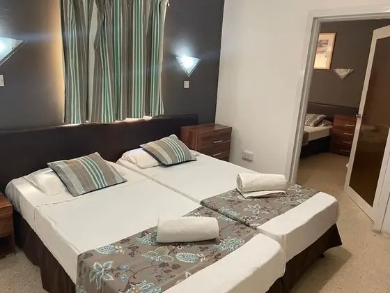Economy Dört Kişilik Oda, Sigara İçilebilir