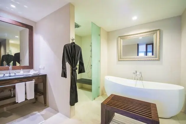 Grand Deluxe Room