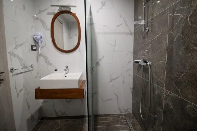 Tek Büyük Yataklı Oda, Balkon