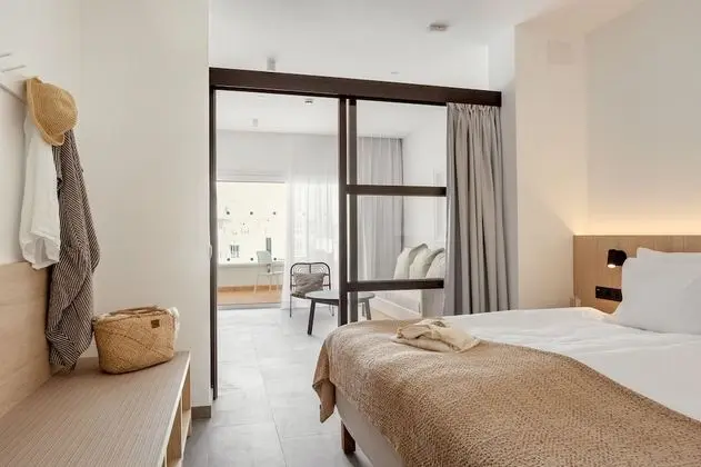 Stüdyo, Havuz Manzaralı (2 Adultos y 2 Niños)