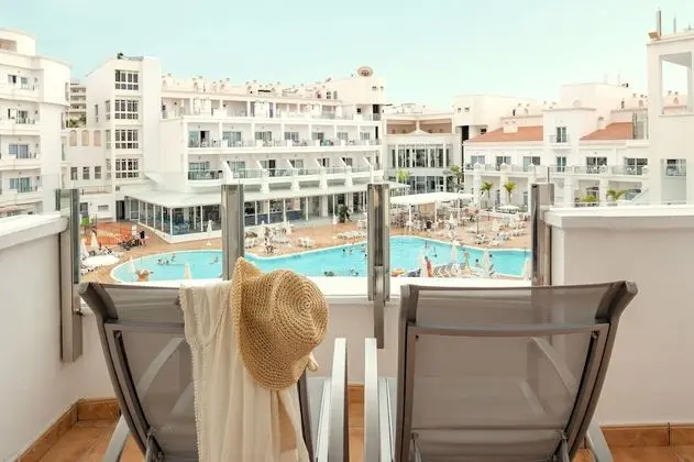 Stüdyo, Havuz Manzaralı (2 Adultos y 2 Niños)