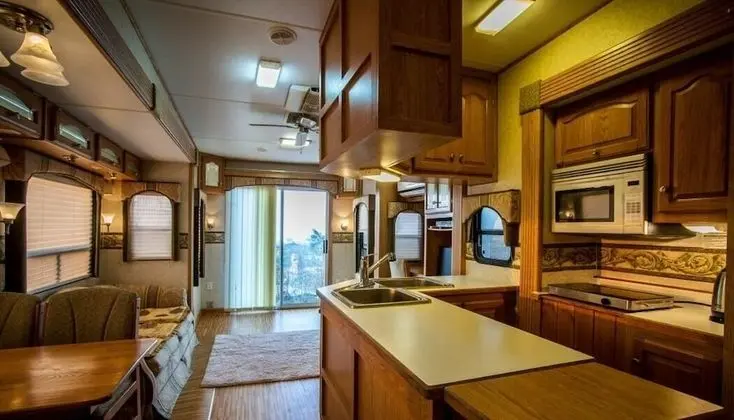 Caravan - Run of House