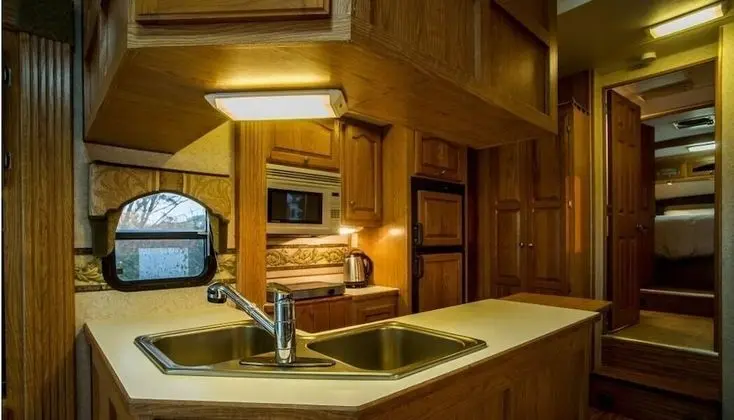 Caravan - Run of House