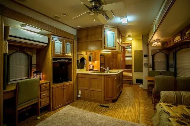 Caravan - Run of House