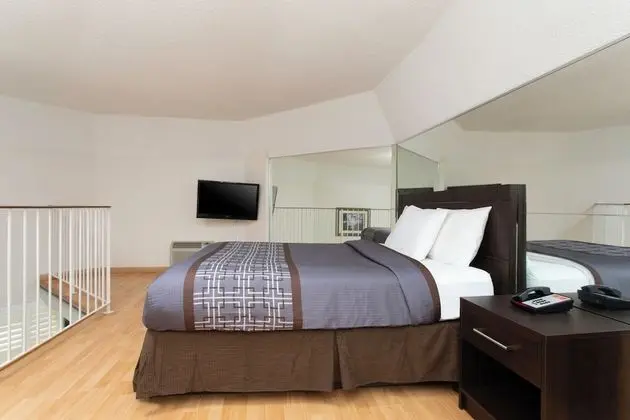 Basic Tek Kişilik Oda, 1 Büyük (Queen) Boy Yatak, Sıcak Su Küveti (Non-wheelchair Accessible)