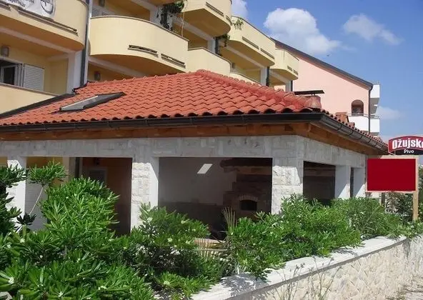 Apart Daire (Super - 50 m from pebble beach - A10 )