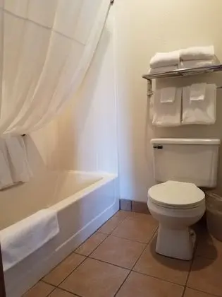 Oda, 2 Büyük (Queen) Boy Yatak, Sigara İçilmez