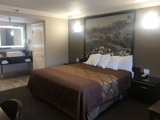Deluxe King Room with Jacuzzi