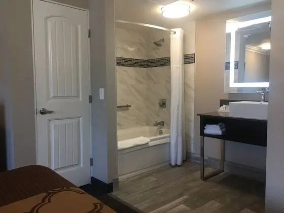 Deluxe King Room with Jacuzzi
