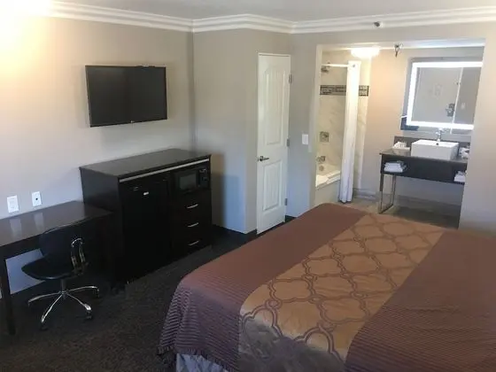 Deluxe King Room with Jacuzzi
