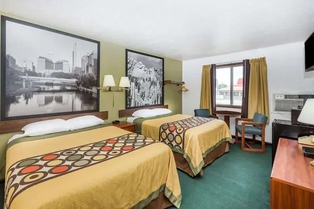 Basic Tek Büyük Yataklı Oda