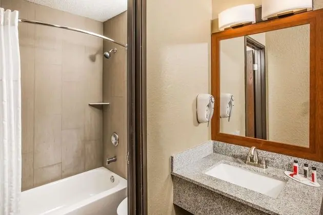 Oda, 2 Büyük (Queen) Boy Yatak, Sigara İçilmez