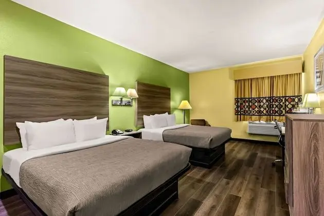 Oda, 2 Büyük (Queen) Boy Yatak, Engellilere Uygun, Sigara İçilmez