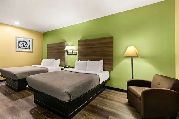 Oda, 2 Büyük (Queen) Boy Yatak, Engellilere Uygun, Sigara İçilmez