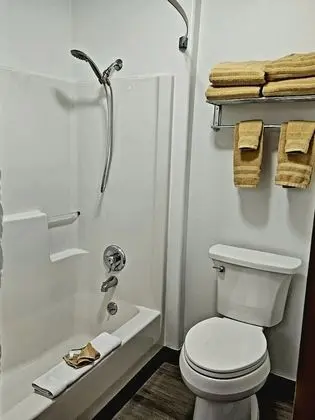 Oda, Birden Çok Yatak, Sigara İçilmez (Room 8, Game Room)
