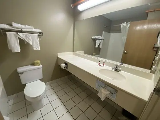 Süit, 1 En Büyük (King) Boy Yatak, Buzdolabı